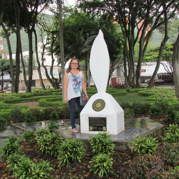 Meet your Posher, Alba - Picture 2 of 4